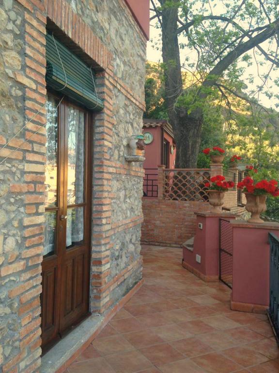 B&B Villa Vittoria Giardini-Naxos Exterior foto