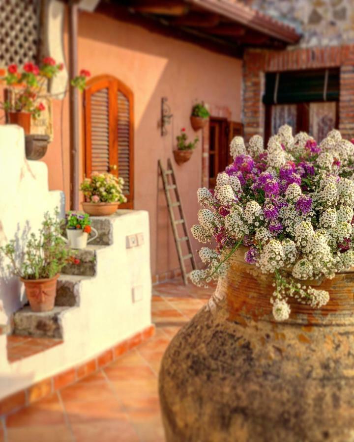 B&B Villa Vittoria Giardini-Naxos Exterior foto